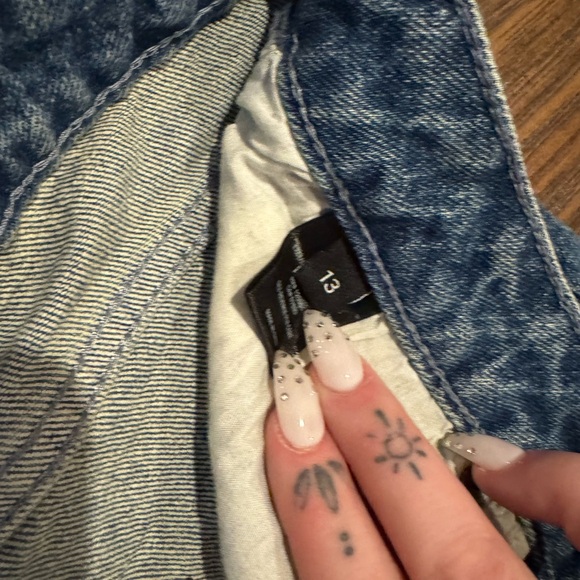 Halloween Embroidered Blue Jeans - Picture 4 of 6